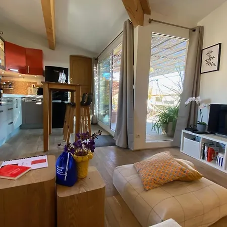 The Sunny - P2 With Terrace - Centre Apartment *