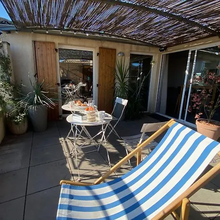 Apartment The Sunny - P2 With Terrace - Centre Nimes